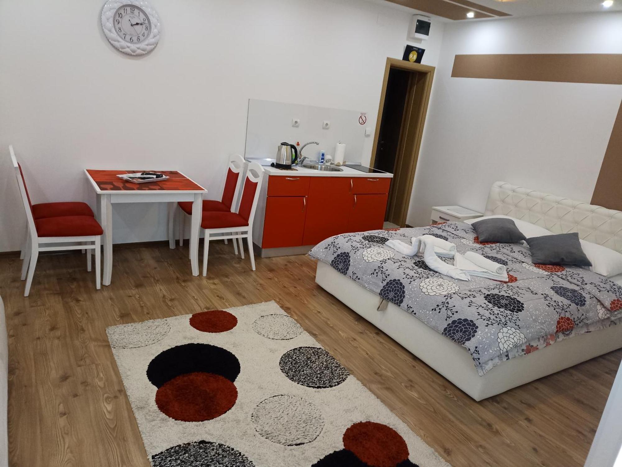 Apartmani Slado تريبينيي الغرفة الصورة